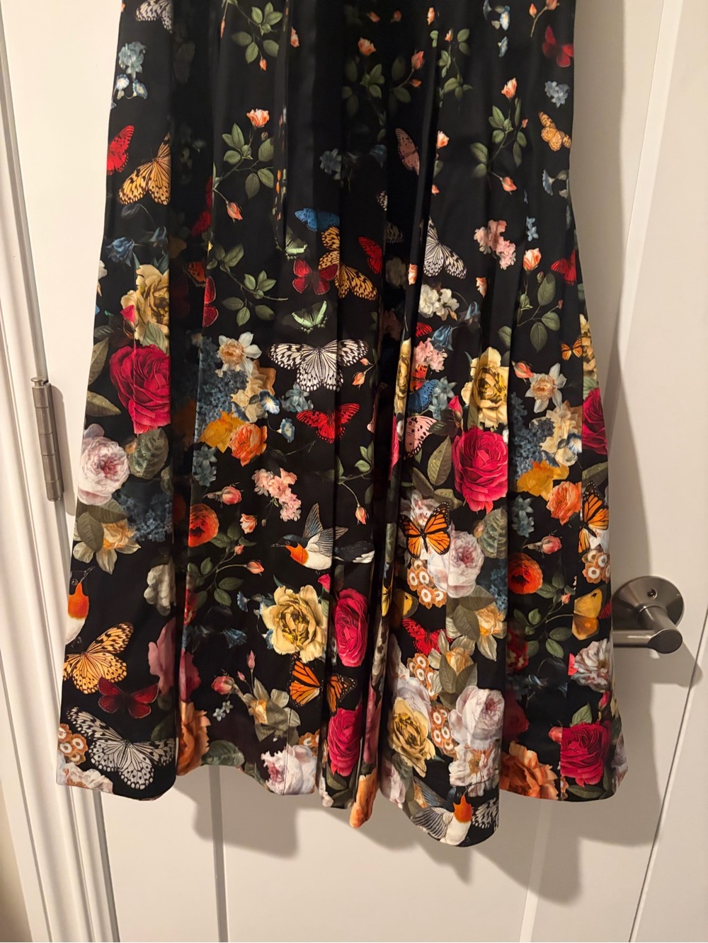Alice + Olivia Black Floral & Butterfly Midi Dress with Puff Sleeves - Picture 6 of 8